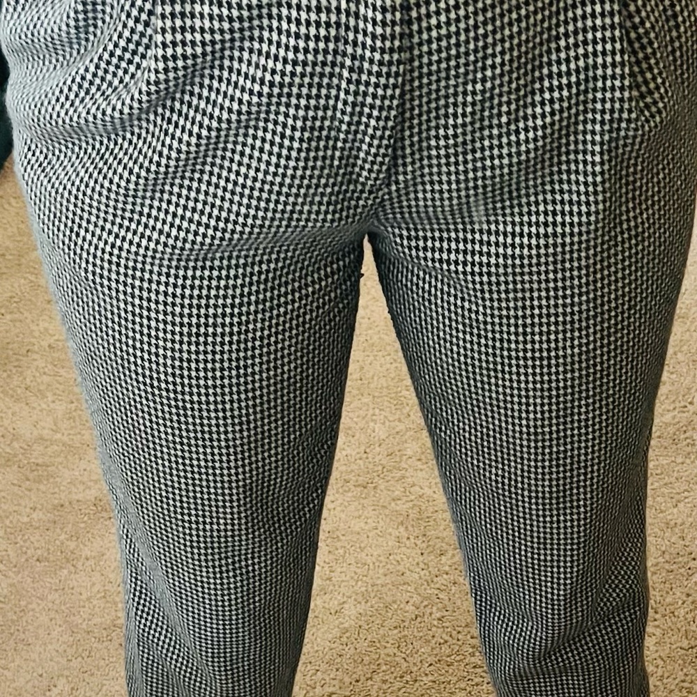 Black and White Houndstooth Ankle Pants